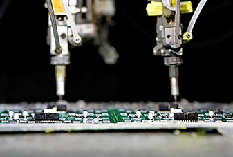 Монтаж со стороны компонентов на печатной плате